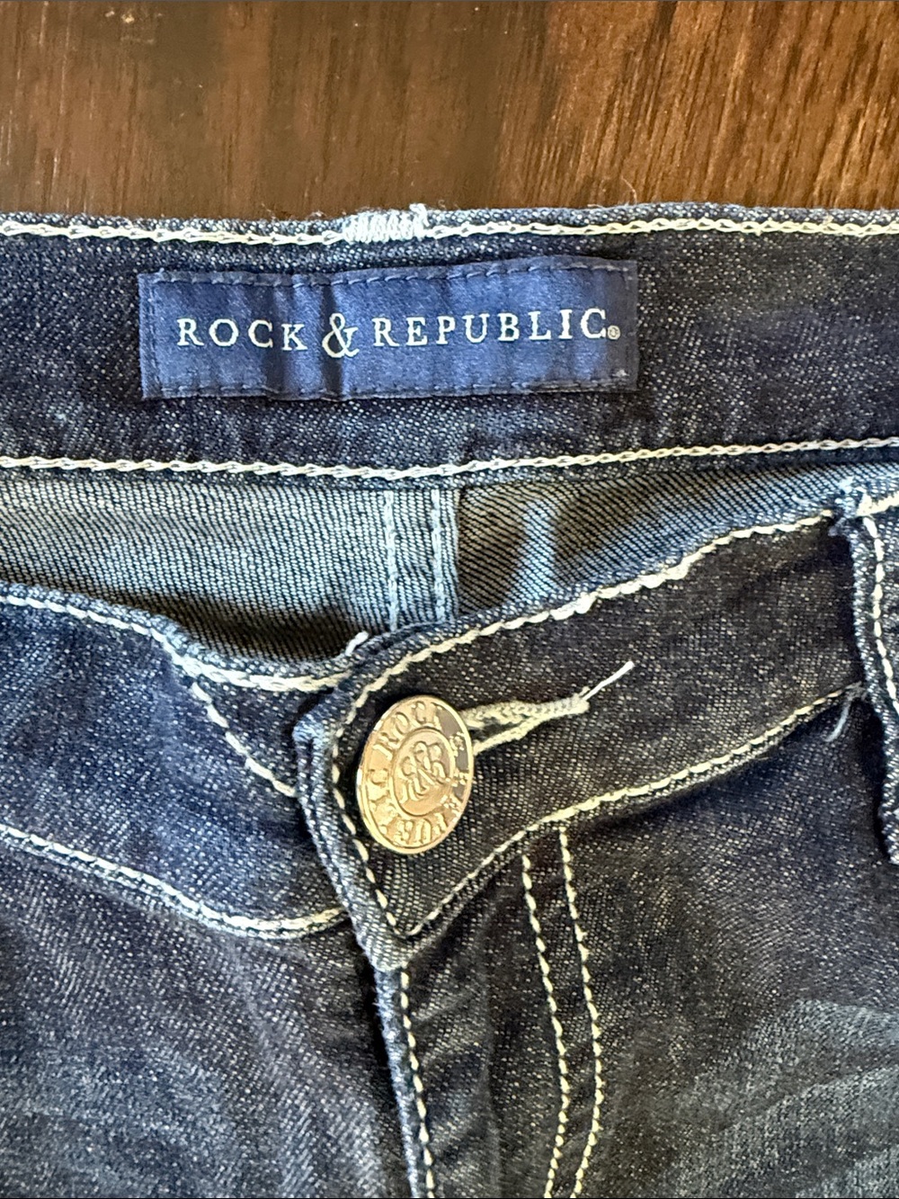 Rock & Republic Indigo Cropped Roll‑Cuff Jeans - Picture 3 of 7